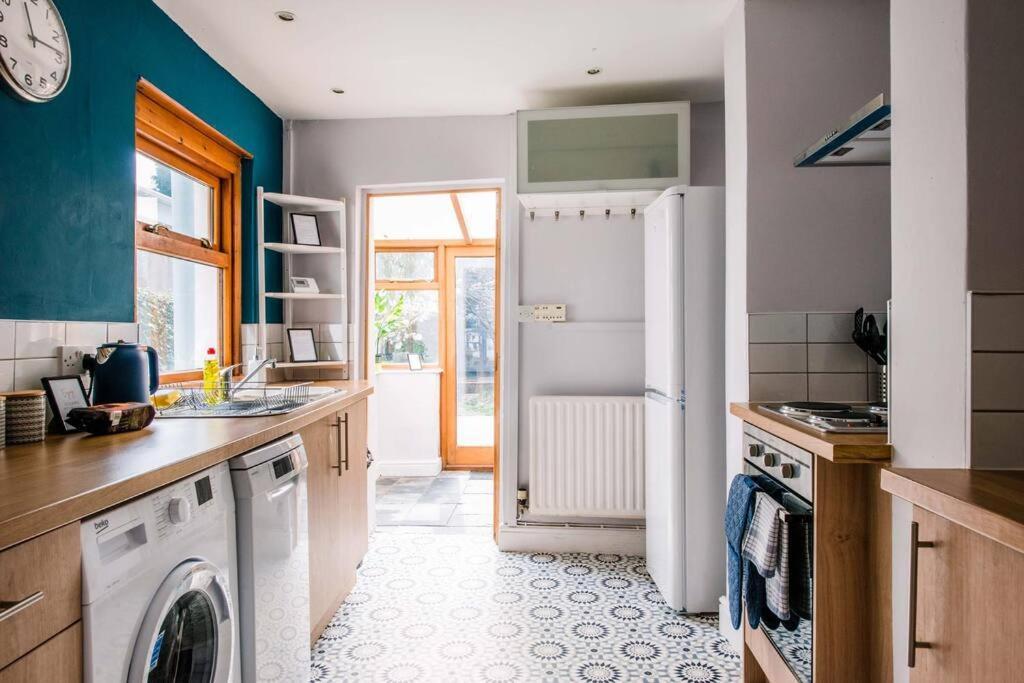 Gorgeous Victorian House Sleeps 6 In Cardiff Villa Luaran gambar